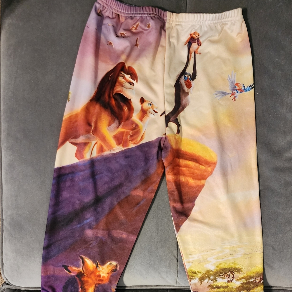 Disney Lion King Pride Rock Women's Leggings Yoga Fitness pants Size M